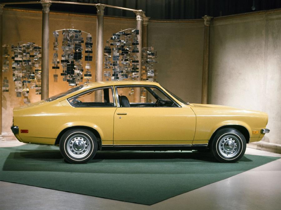  Chevrolet Vega Notchback Sedan (4111) 1971 года  (фото 3 из 5)